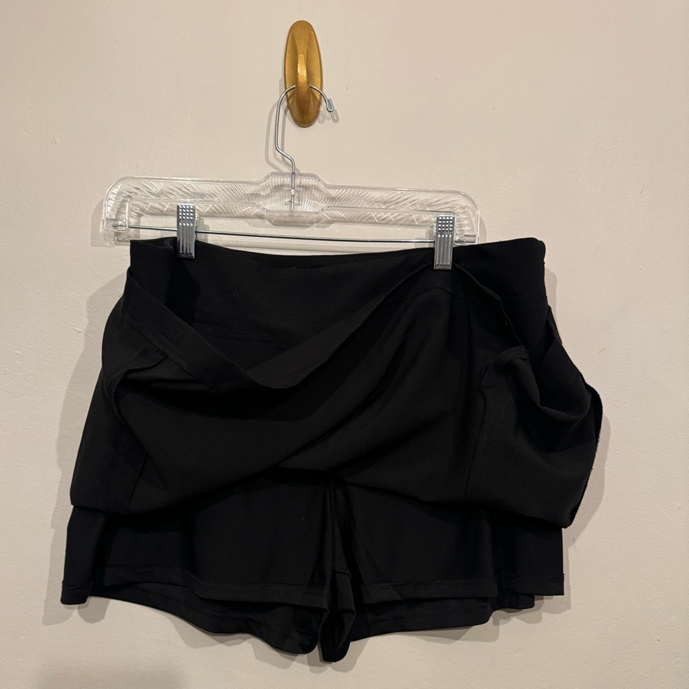 Black Athletic Skort, golf skirt, hiking skort, tennis skort. - Picture 3 of 4